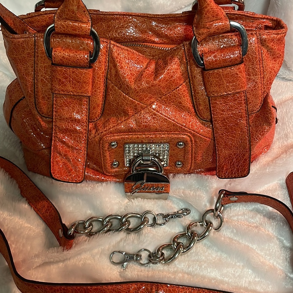 beautiful soft Leather bag by Guess 12”9”4”